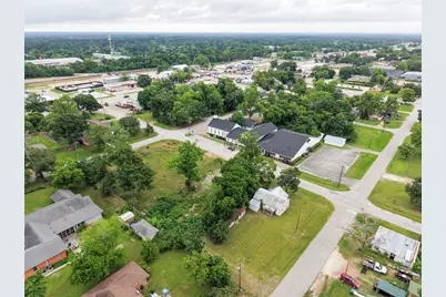 305 N Thomason Street, Willis, TX 77378 - Photo 19