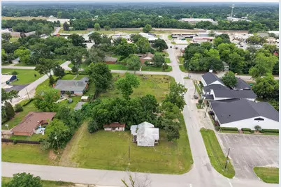 305 N Thomason Street, Willis, TX 77378 - Photo 23