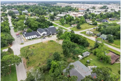 305 N Thomason Street, Willis, TX 77378 - Photo 13