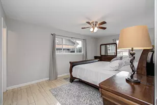 8530 Rowan Ln, Houston, TX 77036 - Photo 27