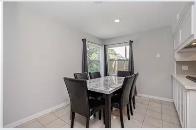 8530 Rowan Lane, Houston, TX 77036 - Photo 19