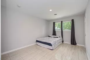 8530 Rowan Ln, Houston, TX 77036 - Photo 21