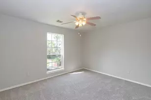 702 E Haven Ct, Friendswood, TX 77546 - Photo 17