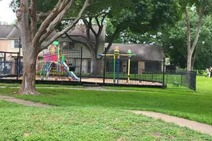 10813 Sandpiper Dr, Houston, TX 77096 - Photo 23