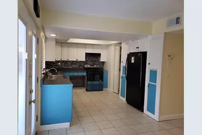 10813 Sandpiper Drive, Houston, TX 77096 - Photo 11