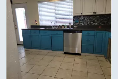 10813 Sandpiper Drive, Houston, TX 77096 - Photo 9