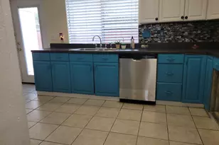 10813 Sandpiper Dr, Houston, TX 77096 - Photo 9