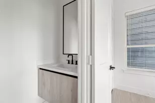 107 Tolima Dove St, Houston, TX 77018 - Photo 9