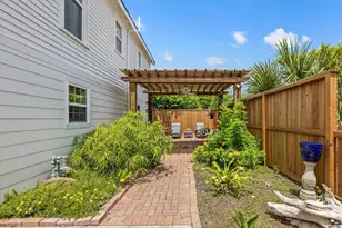 1228 16th St, Galveston, TX 77550 - Photo 33