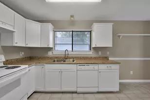 93 W High Oaks Cir, The Woodlands, TX 77380 - Photo 9