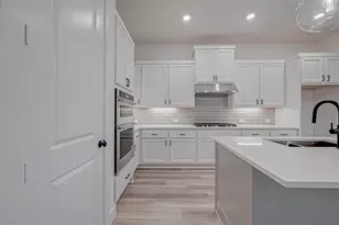 26914 Arethusa Ct, The Woodlands, TX 77389 - Photo 11
