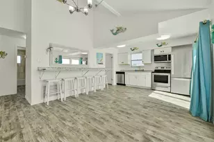 4214 Nueces Dr, Galveston, TX 77554 - Photo 9