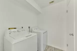 4214 Nueces Dr, Galveston, TX 77554 - Photo 17