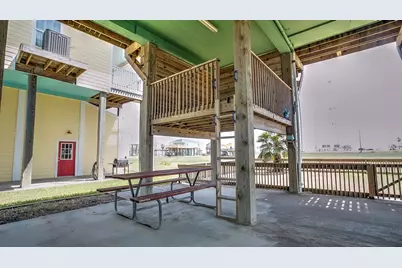 13231 Jolly Roger Drive, Freeport, TX 77541 - Photo 7