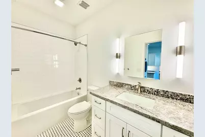 2102 Mechanic Street #203, Galveston, TX 77550 - Photo 7