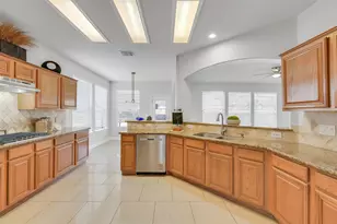 12426 Shadow Point Dr, Houston, TX 77082 - Photo 11