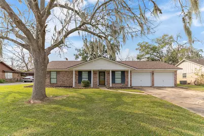 309 Petunia Street, Lake Jackson, TX 77566 - Photo 1