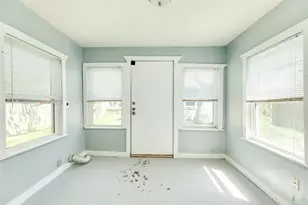 302 W 8th St, Freeport, TX 77541 - Photo 11