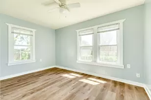 302 W 8th St, Freeport, TX 77541 - Photo 15