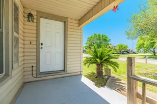 302 W 8th St, Freeport, TX 77541 - Photo 21