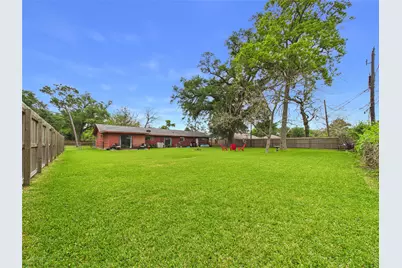 103 Ligustrum Street, Lake Jackson, TX 77566 - Photo 35