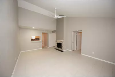 1880 White Oak Drive #118, Houston, TX 77009 - Photo 5