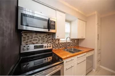 1880 White Oak Drive #118, Houston, TX 77009 - Photo 11