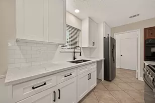12523 Hunting Briar Dr, Houston, TX 77099 - Photo 21