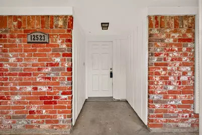 12523 Hunting Briar Drive, Houston, TX 77099 - Photo 5