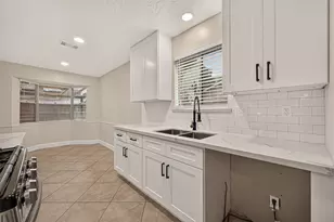 12523 Hunting Briar Dr, Houston, TX 77099 - Photo 15