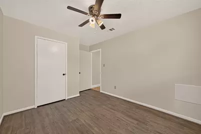 12523 Hunting Briar Drive, Houston, TX 77099 - Photo 27