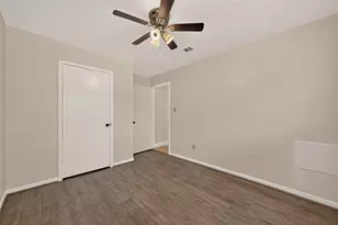 12523 Hunting Briar Dr, Houston, TX 77099 - Photo 27