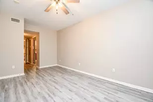 7575 Kirby Dr, Houston, TX 77030 - Photo 17