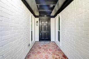 9719 Lawngate Dr, Houston, TX 77080 - Photo 7