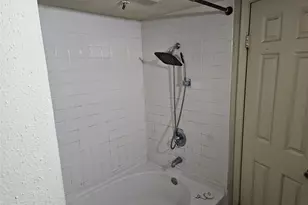 2425 Holly Hall Street, Houston, TX 77054 - Photo 21