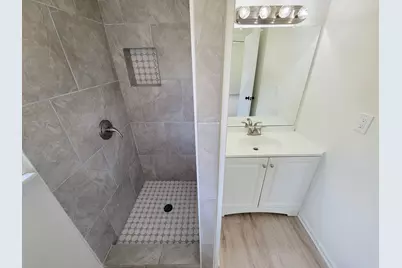 301 Cypress Street, Lake Jackson, TX 77566 - Photo 27