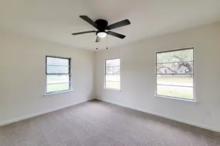 301 Cypress St, Lake Jackson, TX 77566 - Photo 23