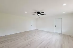 301 Cypress St, Lake Jackson, TX 77566 - Photo 29