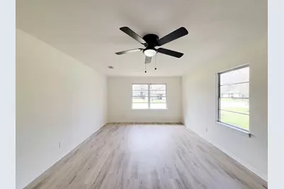 301 Cypress Street, Lake Jackson, TX 77566 - Photo 9