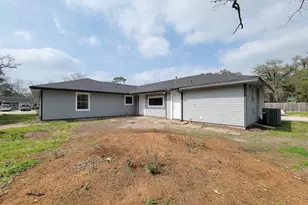 301 Cypress St, Lake Jackson, TX 77566 - Photo 37