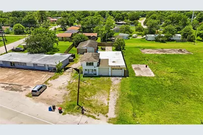 6105 Bayway Drive, Baytown, TX 77520 - Photo 9