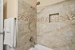 103 Midway Dr, Baytown, TX 77521 - Photo 9