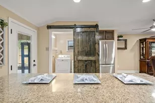 103 Midway Dr, Baytown, TX 77521 - Photo 5