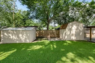 103 Midway Dr, Baytown, TX 77521 - Photo 13