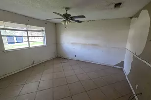 408 Dwyer St, Angleton, TX 77515 - Photo 7