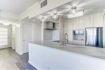 5001 Woodway Drive #1405, Houston, TX 77056 - Photo 7