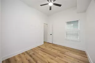 8013 Cora St, Houston, TX 77088 - Photo 9