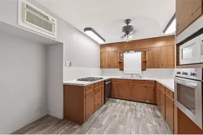 610 E Houston Street, Highlands, TX 77562 - Photo 19