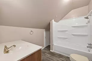 610 E Houston St, Highlands, TX 77562 - Photo 37