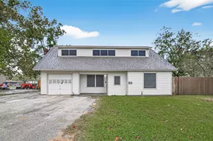 610 E Houston St, Highlands, TX 77562 - Photo 1